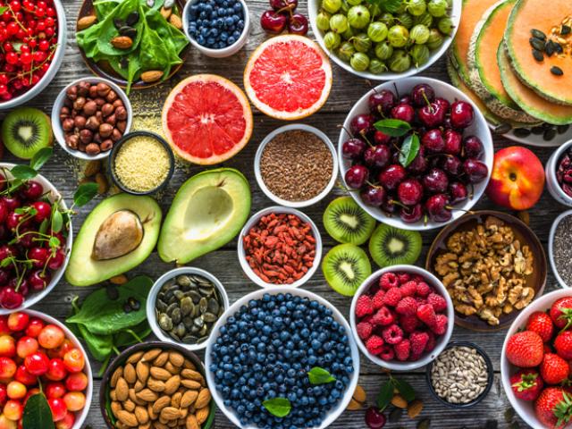 Presentación de diferentes superalimentos.