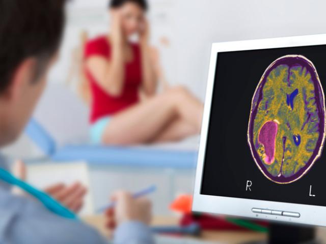 Persona recibe diagnóstico de tumor cerebral